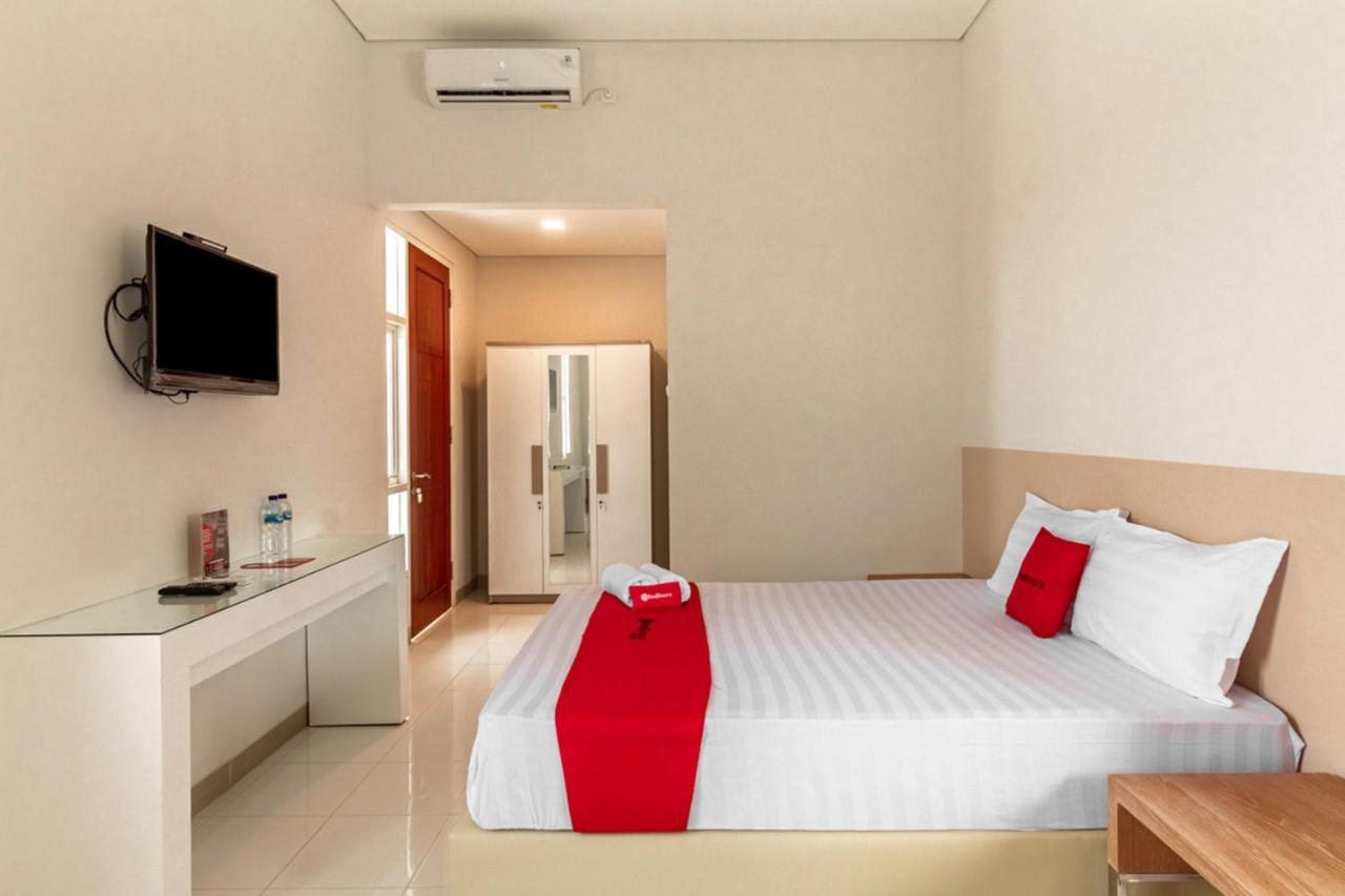 RedDoorz Syariah @ Kebraon Hotel Surabaya Bagian luar foto